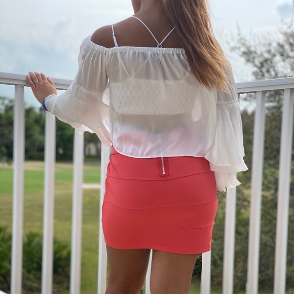 Off Shoulder Blouse - Picture 3 of 3